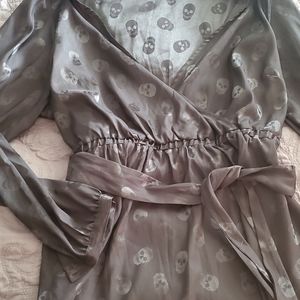 Black satin skull top torrid